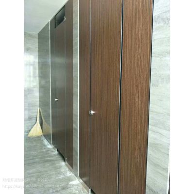 知名的卫生间隔断板供应商|郑州卫生间隔断施工效果