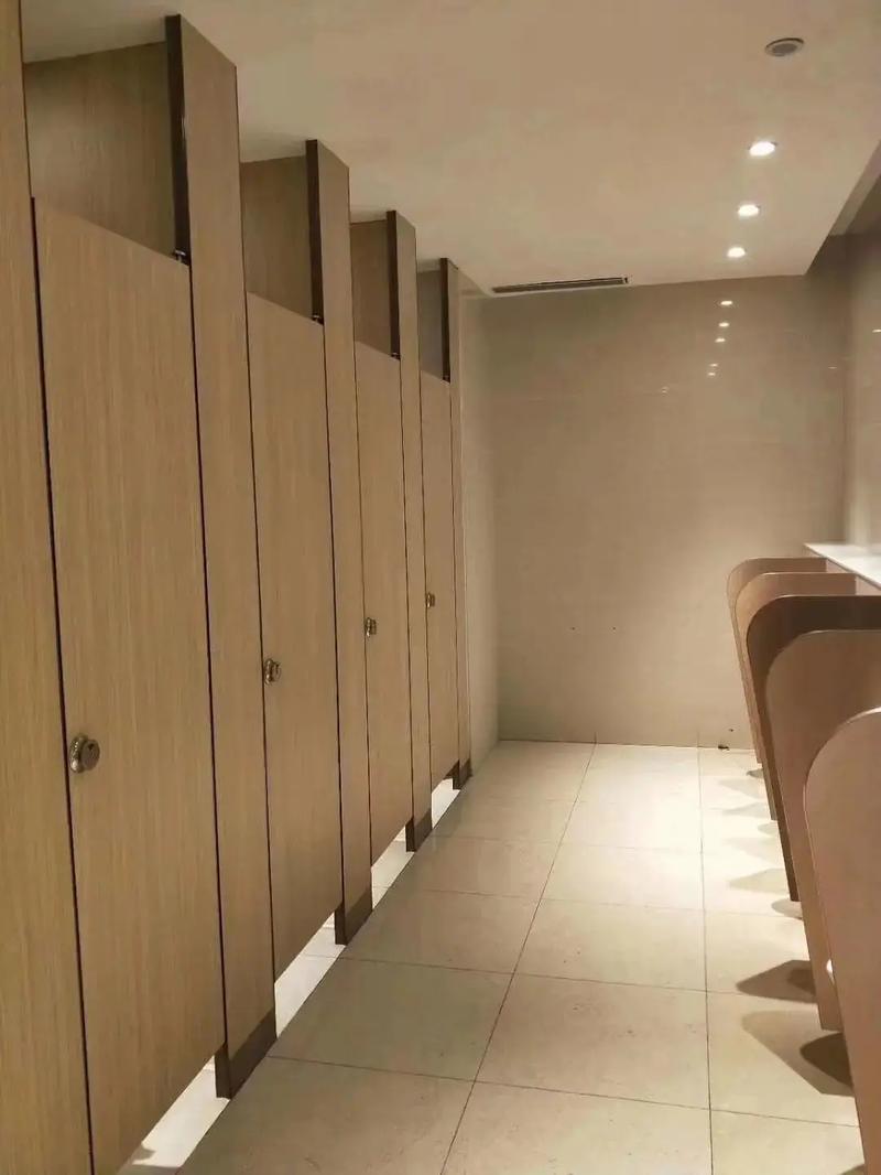 新乡恒屹建材 专业抗倍特板卫生间隔断供应商
