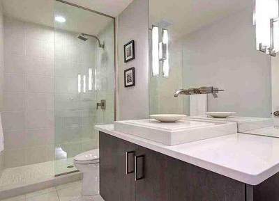 卫生间用玻璃隔断 美观实用与施工指南