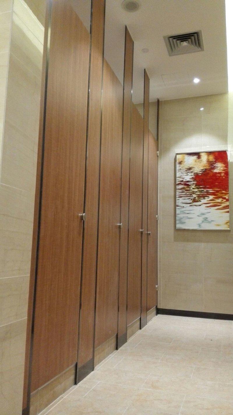 复合隔断在卫生间隔断中的应用与优势