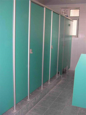 四川地区卫生间隔断选购指南 材质、防潮与区域考量